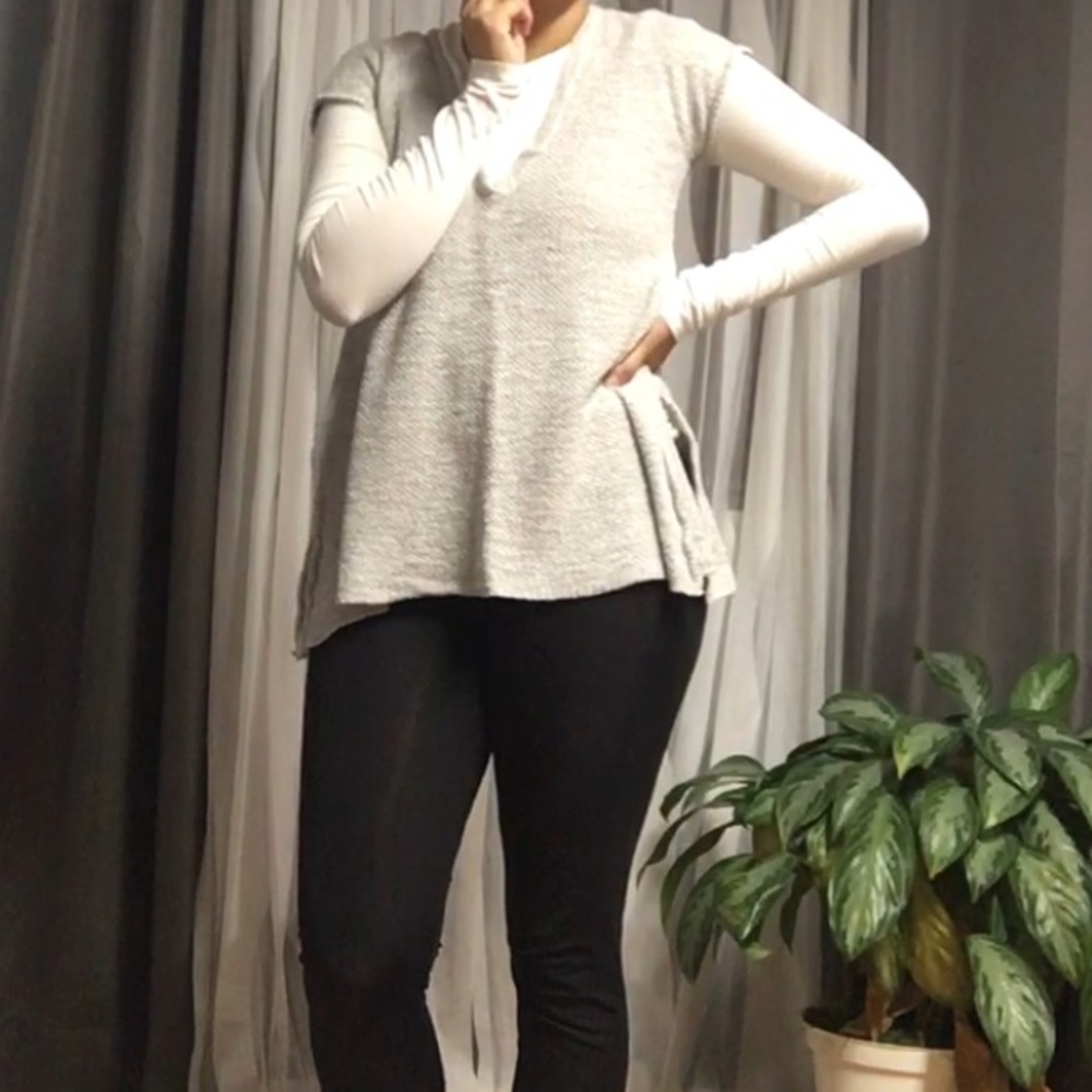 EILEEN FISHER • Deep-V Short Sleeve Knit Tunic XS